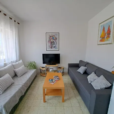 아파트 With Parking Space Supetar, Brac - 13180